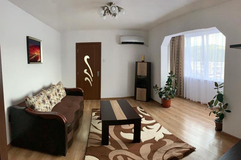 Ferienwohnung Cazare Apartament Orşova Exterior foto
