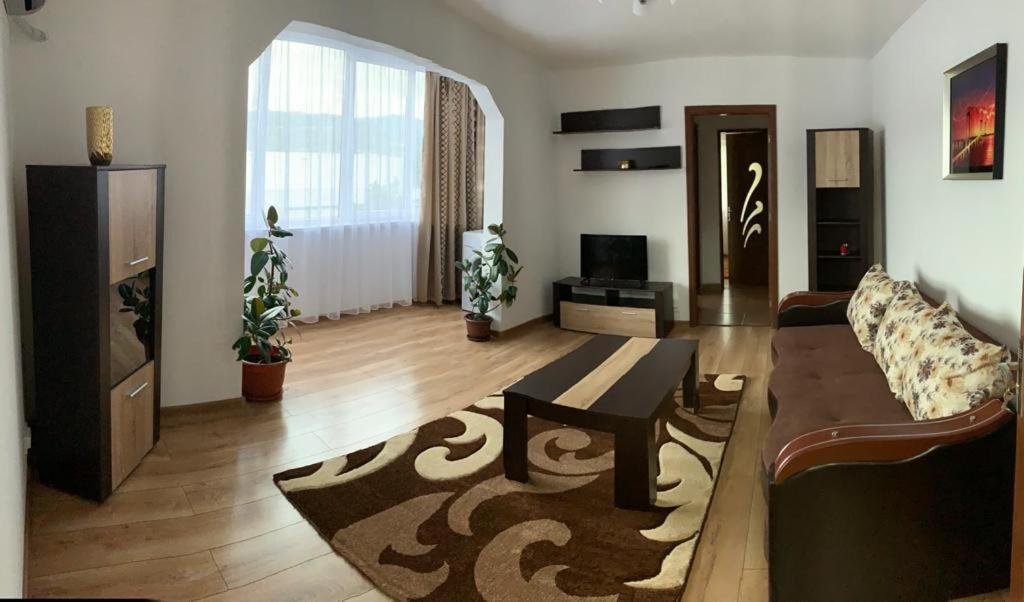 Ferienwohnung Cazare Apartament Orşova Exterior foto